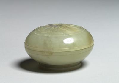 图片[2]-Jade round box with lotus decoration, Qing dynasty (1644-1911)-China Archive